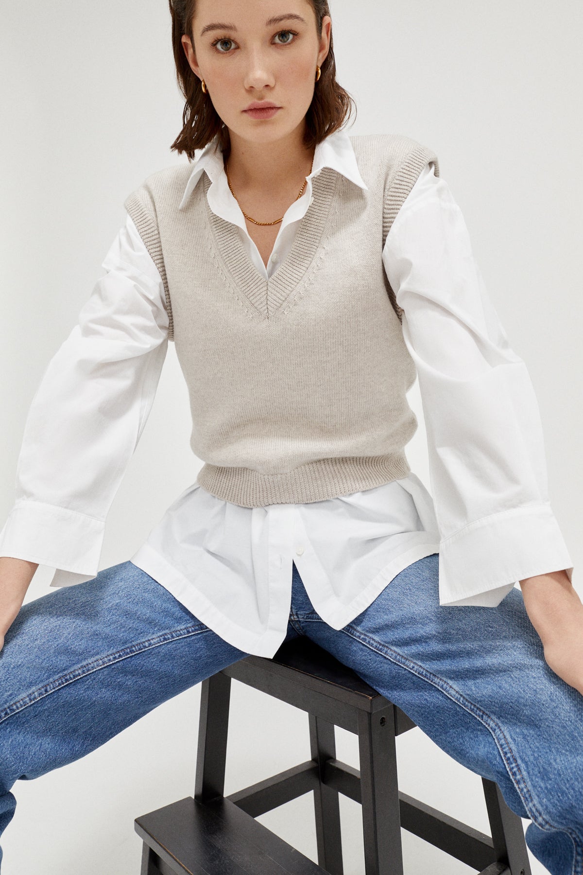 the merino wool vest  greige