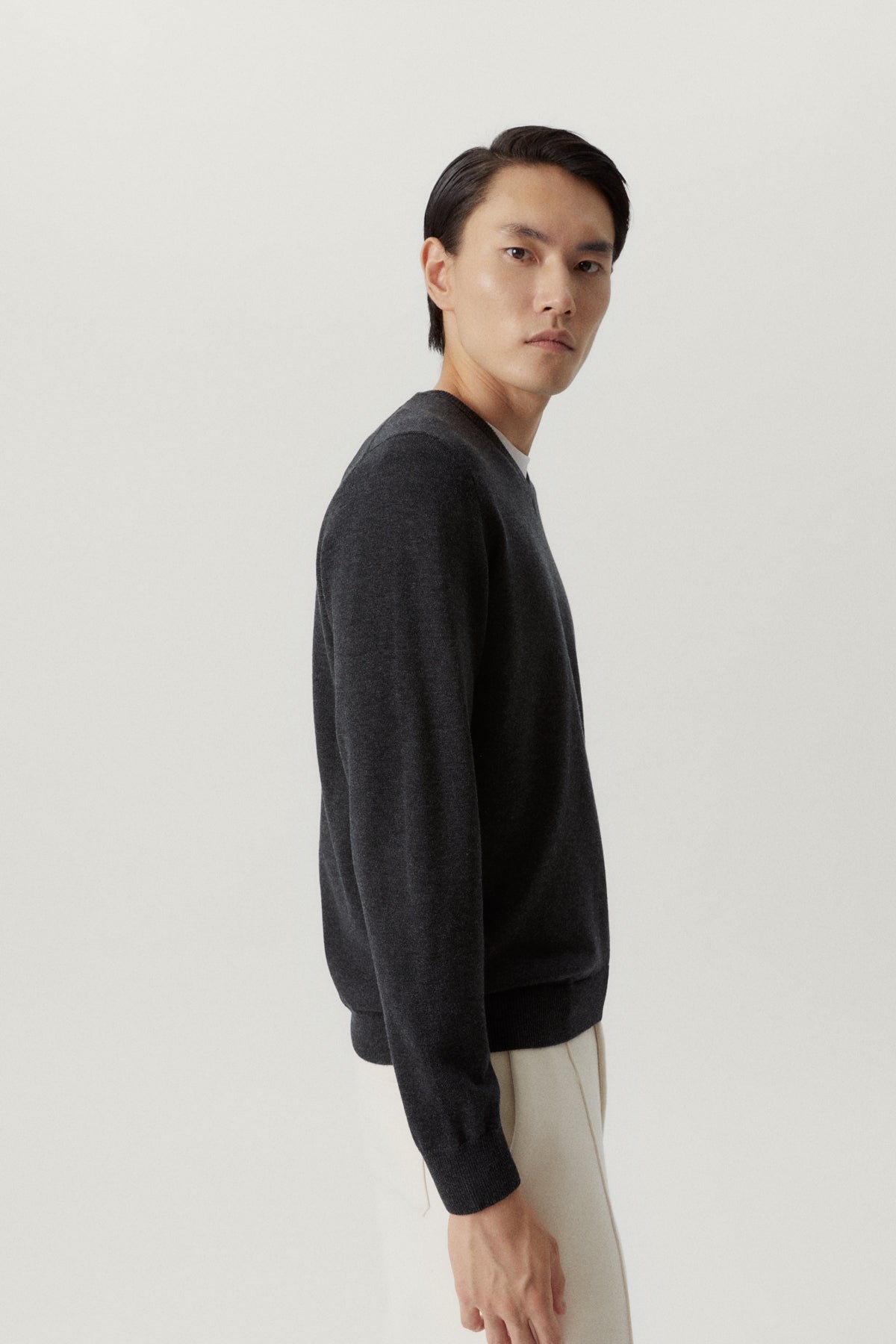 the ultrasoft v neck sweater anthracite melange