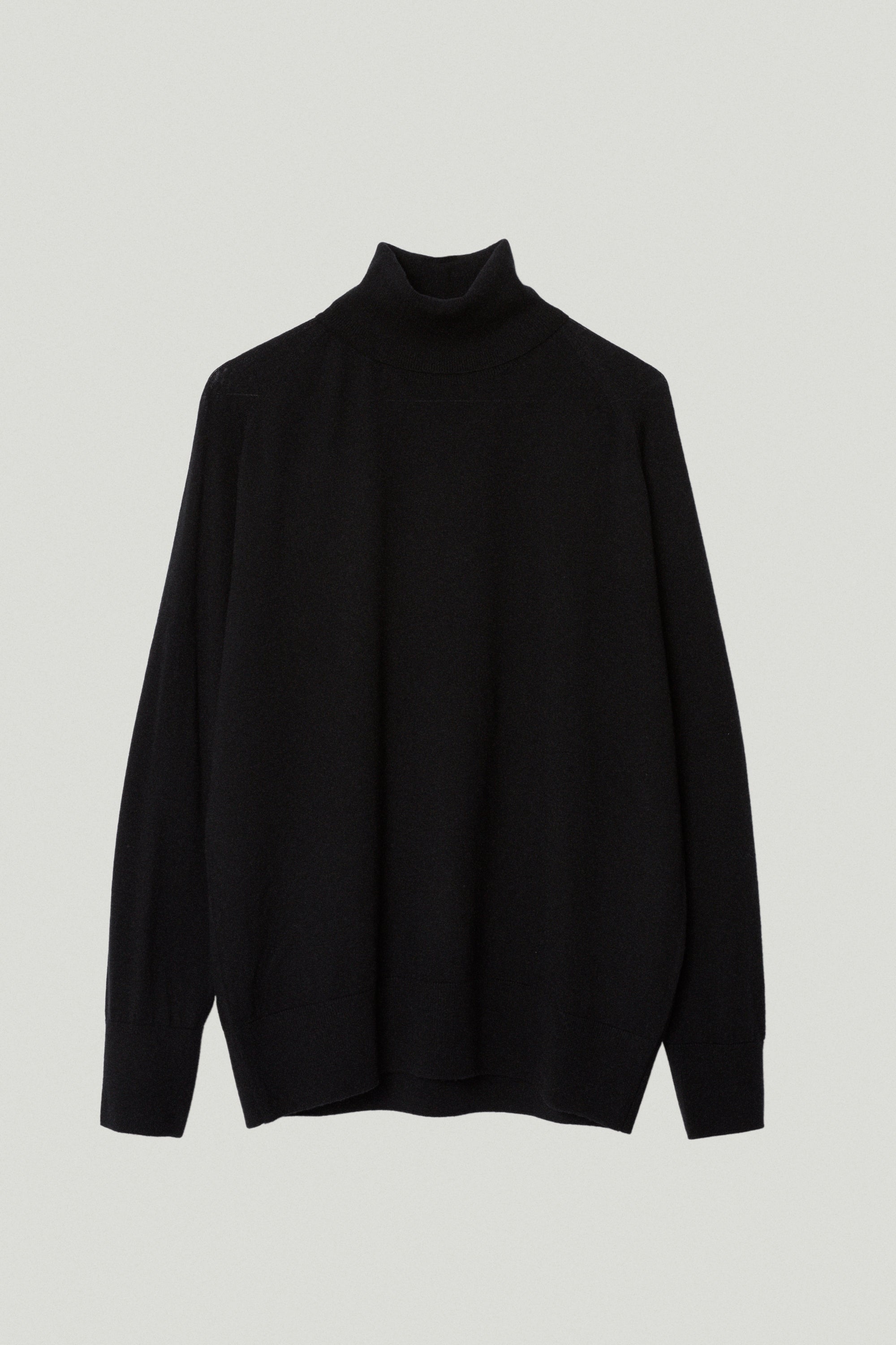 the ultrasoft wool relaxed roll neck black