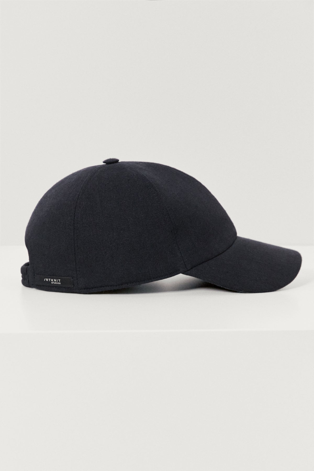 The Linen Twill Baseball Hat - black-navy